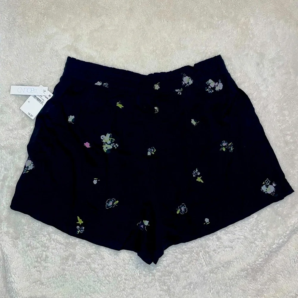 Abound Black Dark Floral Loose Flowy Shorts